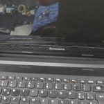 Cerniera rotta in un computer portatile