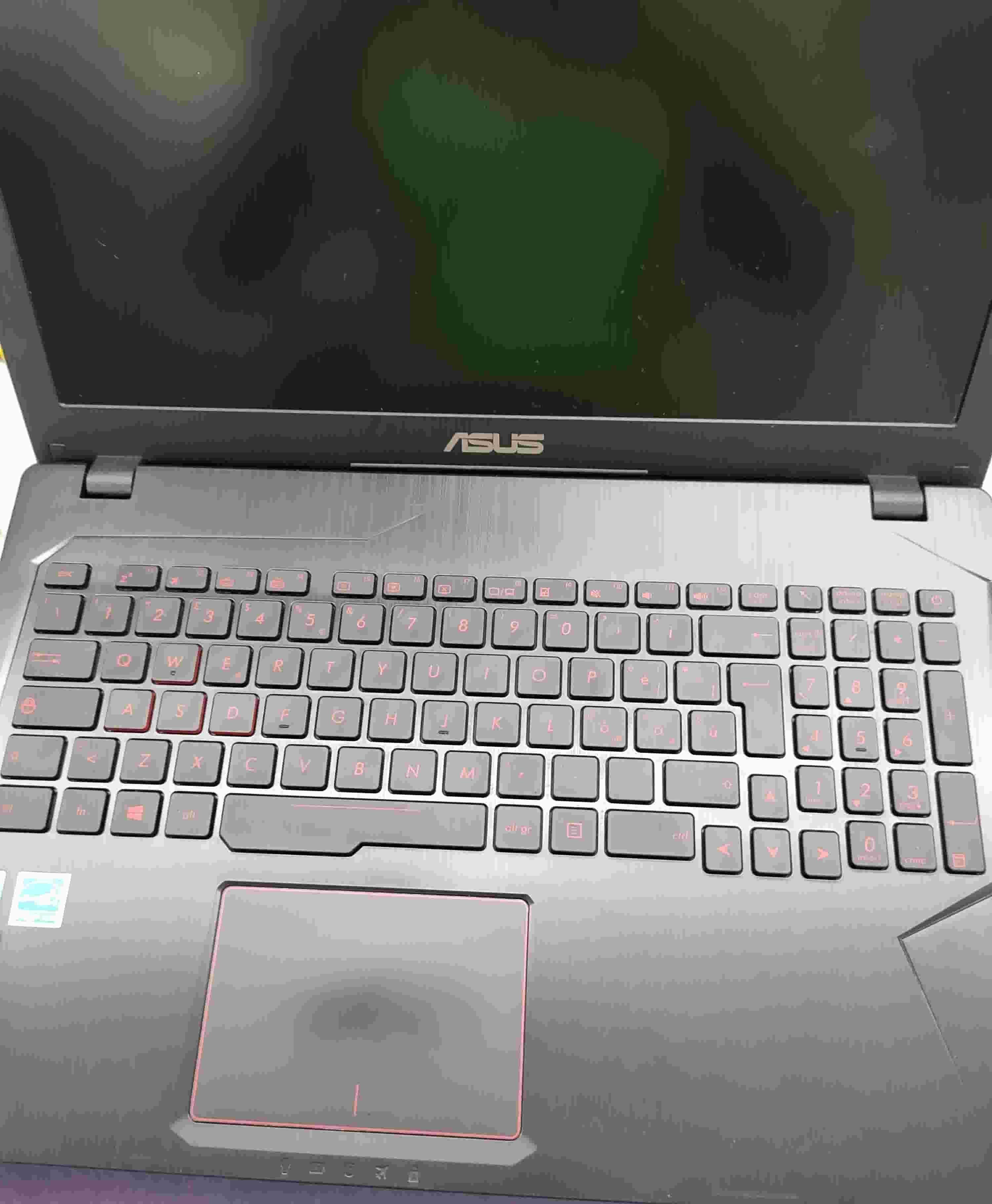 sostituzione tastiera notebook asus